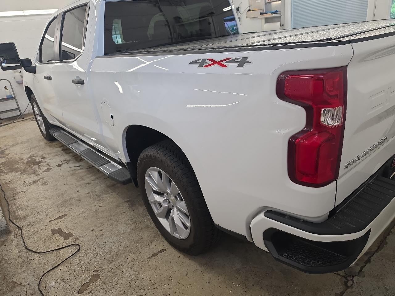 Chevrolet Silverado 1500 Custom Crew Cab Short Box 4WD 2021