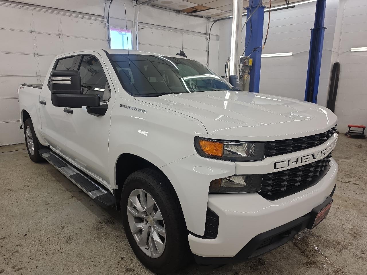 Chevrolet Silverado 1500 Custom Crew Cab Short Box 4WD 2021
