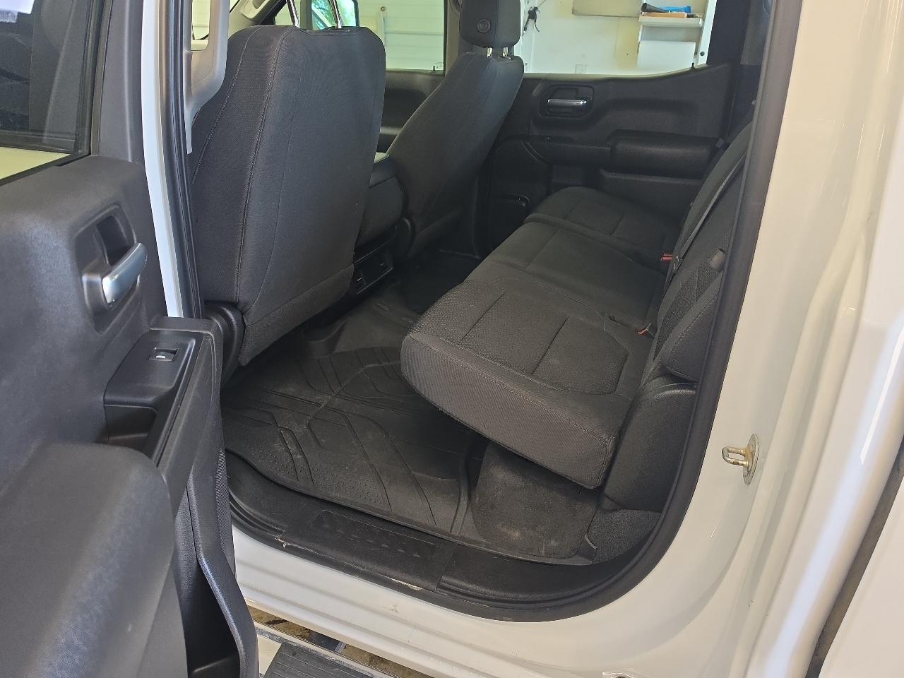 Chevrolet Silverado 1500 Custom Crew Cab Short Box 4WD 2021