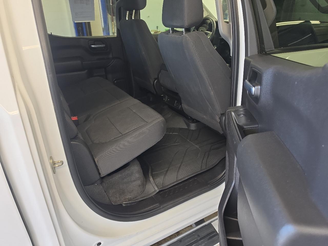 Chevrolet Silverado 1500 Custom Crew Cab Short Box 4WD 2021