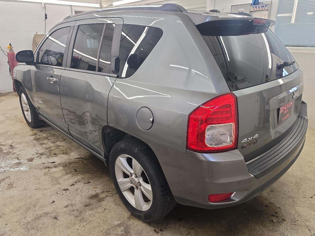 Jeep Compass Sport 4D SUV 4WD 2011