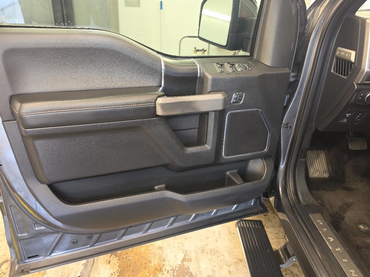 Ford F-150 Platinum SuperCrew 5.5-ft. Bed 4WD 2018