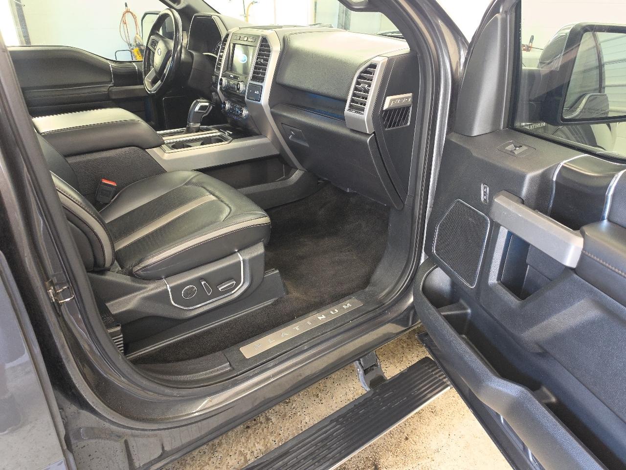 Ford F-150 Platinum SuperCrew 5.5-ft. Bed 4WD 2018