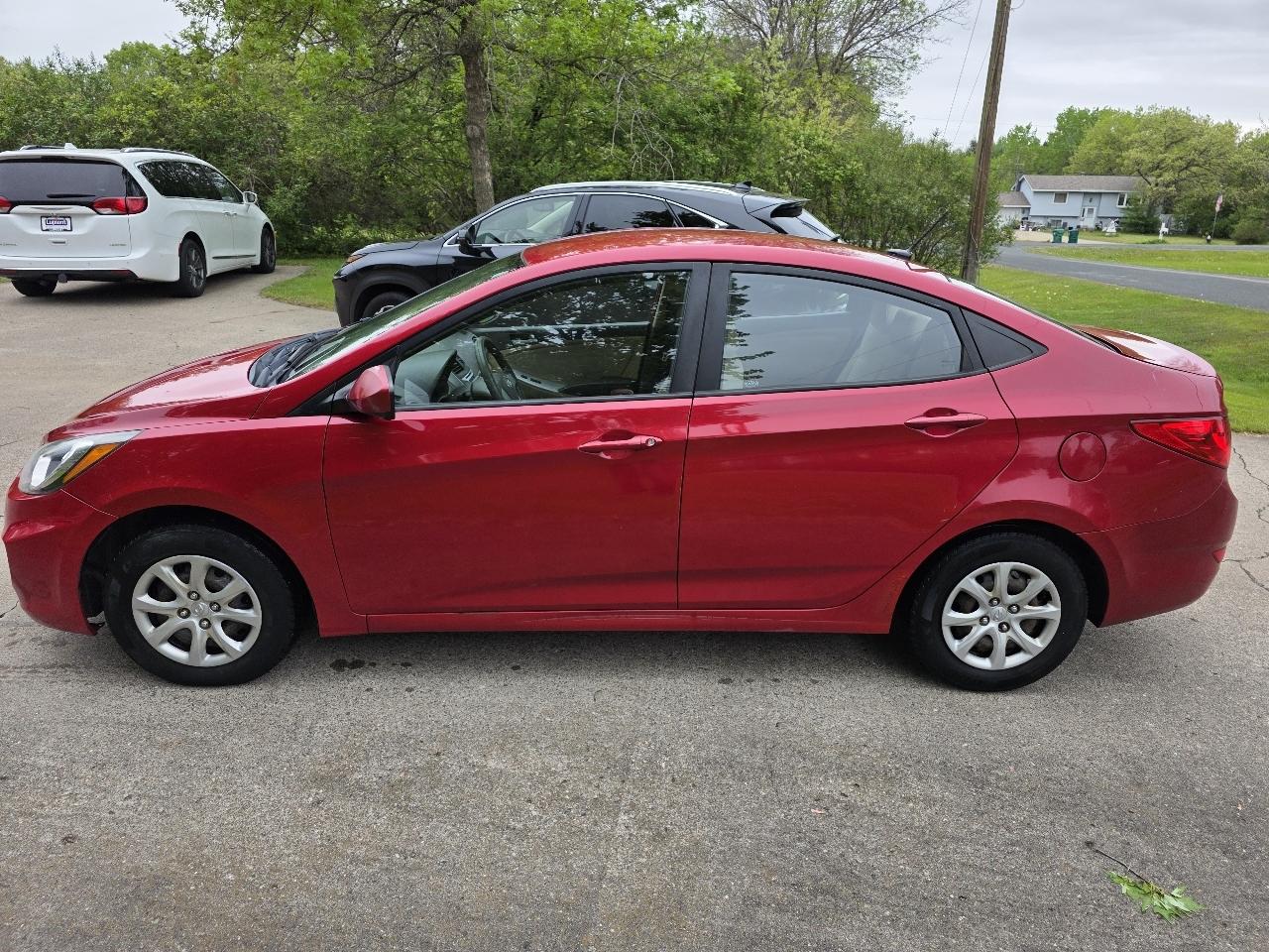 Hyundai Accent GLS 4-Door 2013
