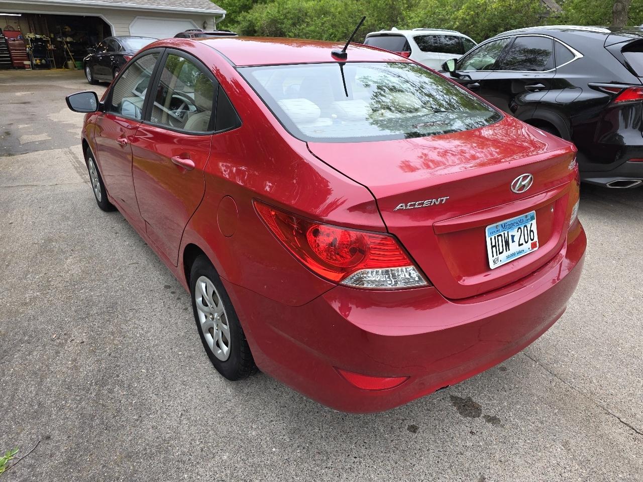 Hyundai Accent GLS 4-Door 2013