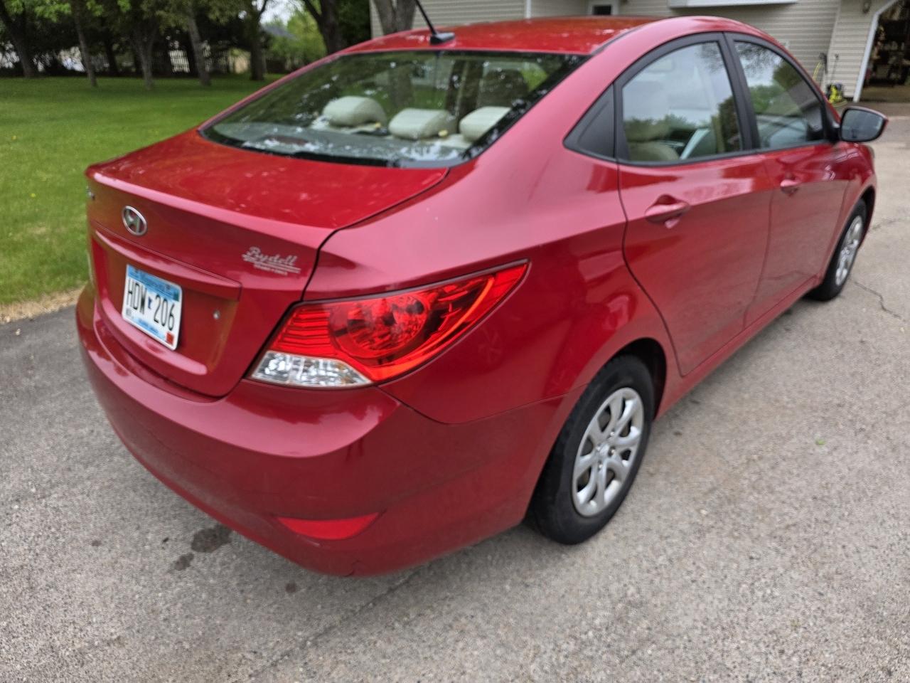 Hyundai Accent GLS 4-Door 2013