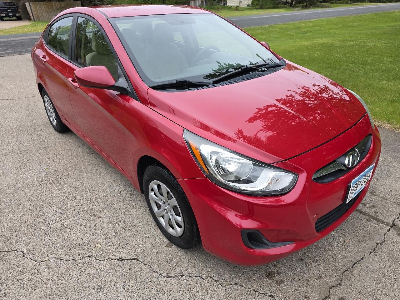 Hyundai Accent GLS 4-Door 2013