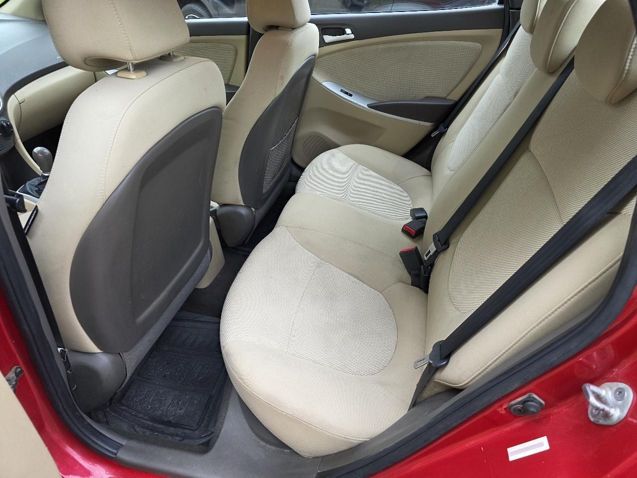 Hyundai Accent GLS 4-Door 2013