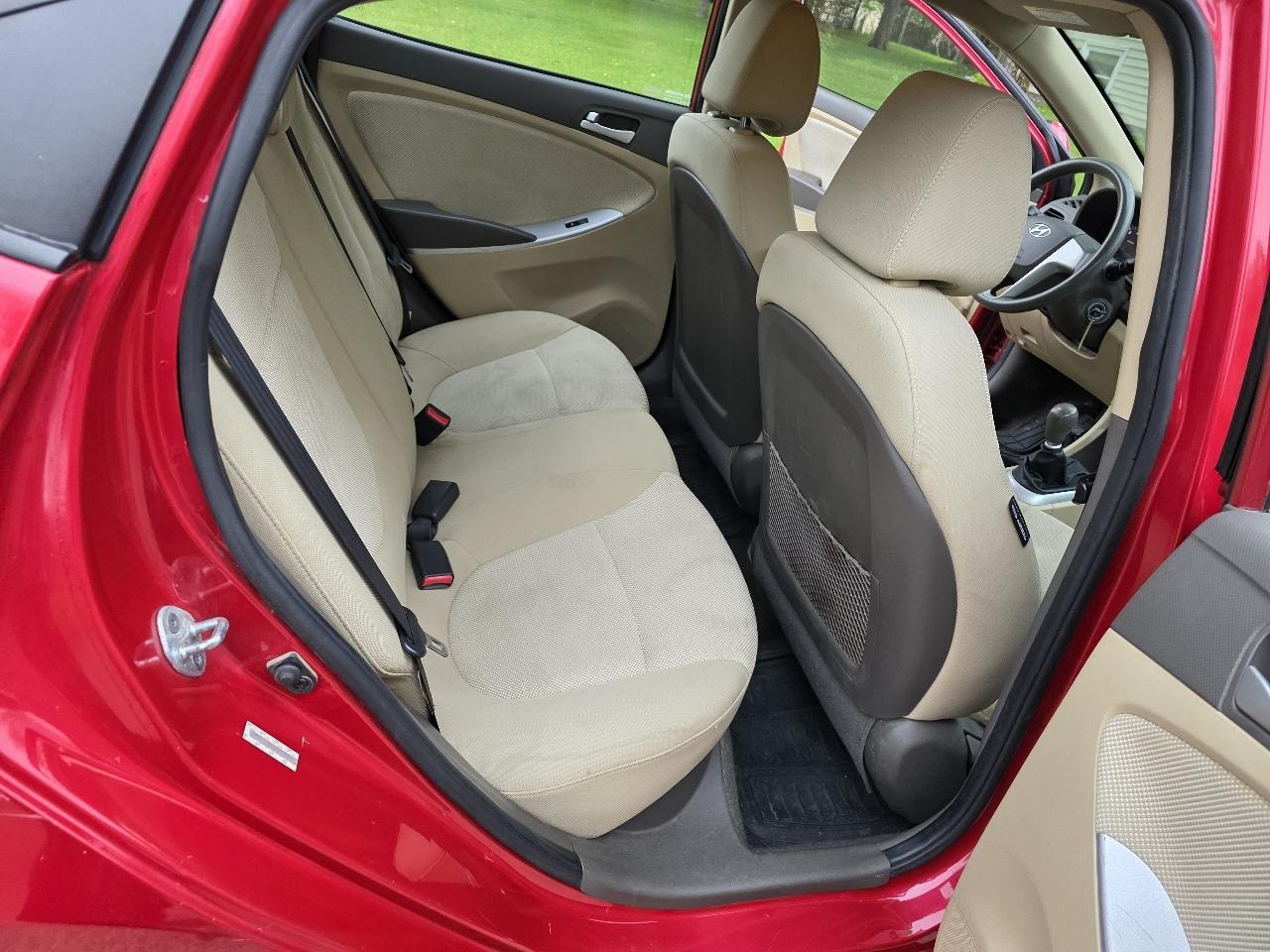 Hyundai Accent GLS 4-Door 2013