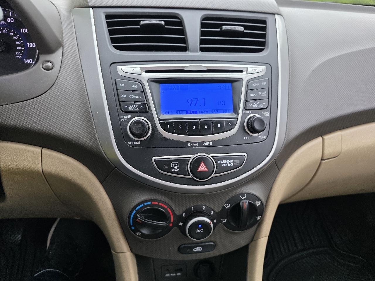 Hyundai Accent GLS 4-Door 2013
