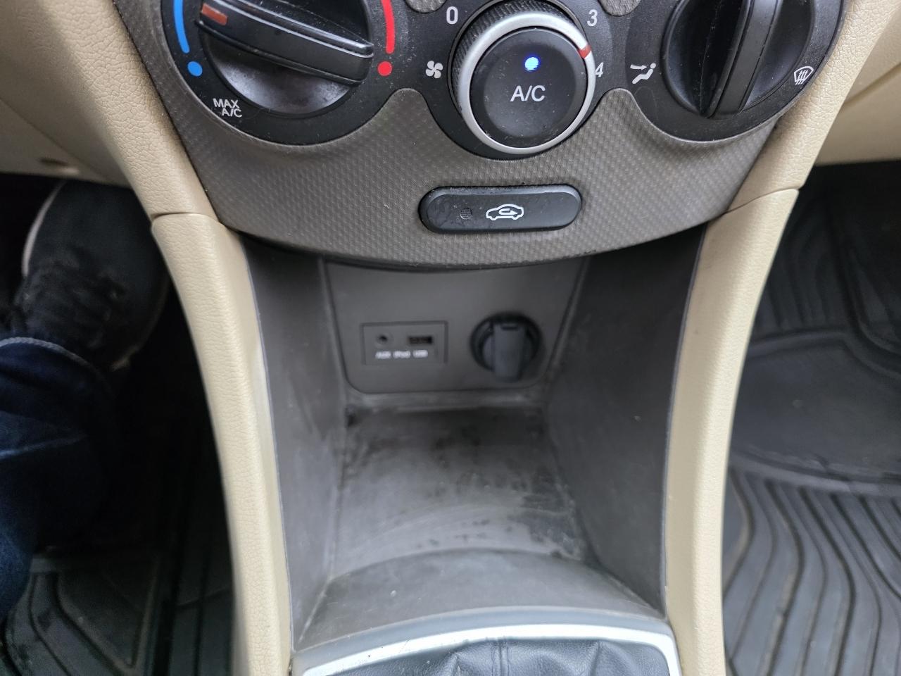 Hyundai Accent GLS 4-Door 2013