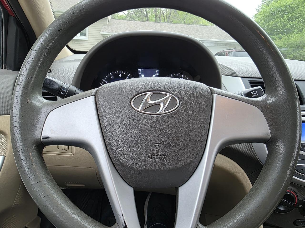 Hyundai Accent GLS 4-Door 2013