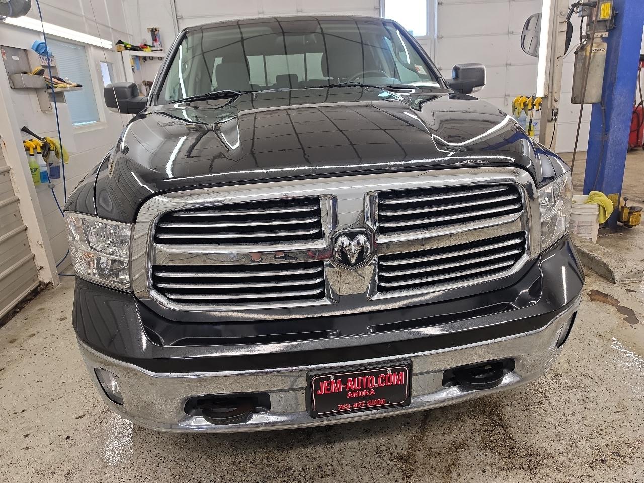 RAM 1500 SLT 2015