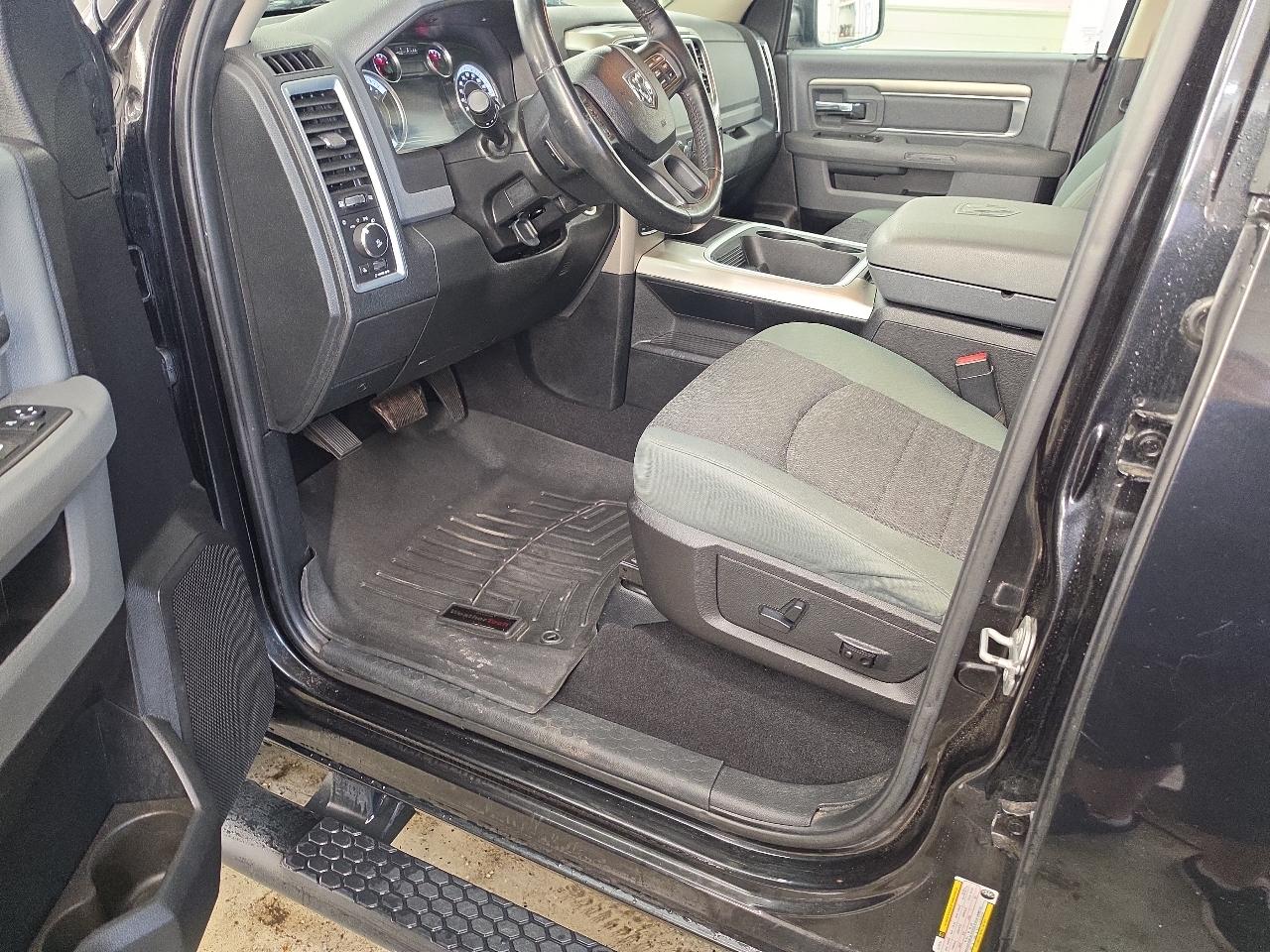 RAM 1500 SLT 2015
