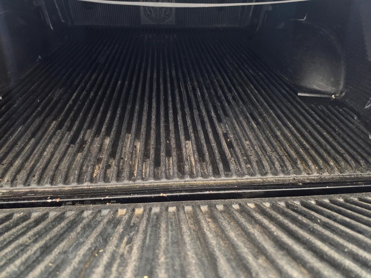 RAM 1500 SLT 2015