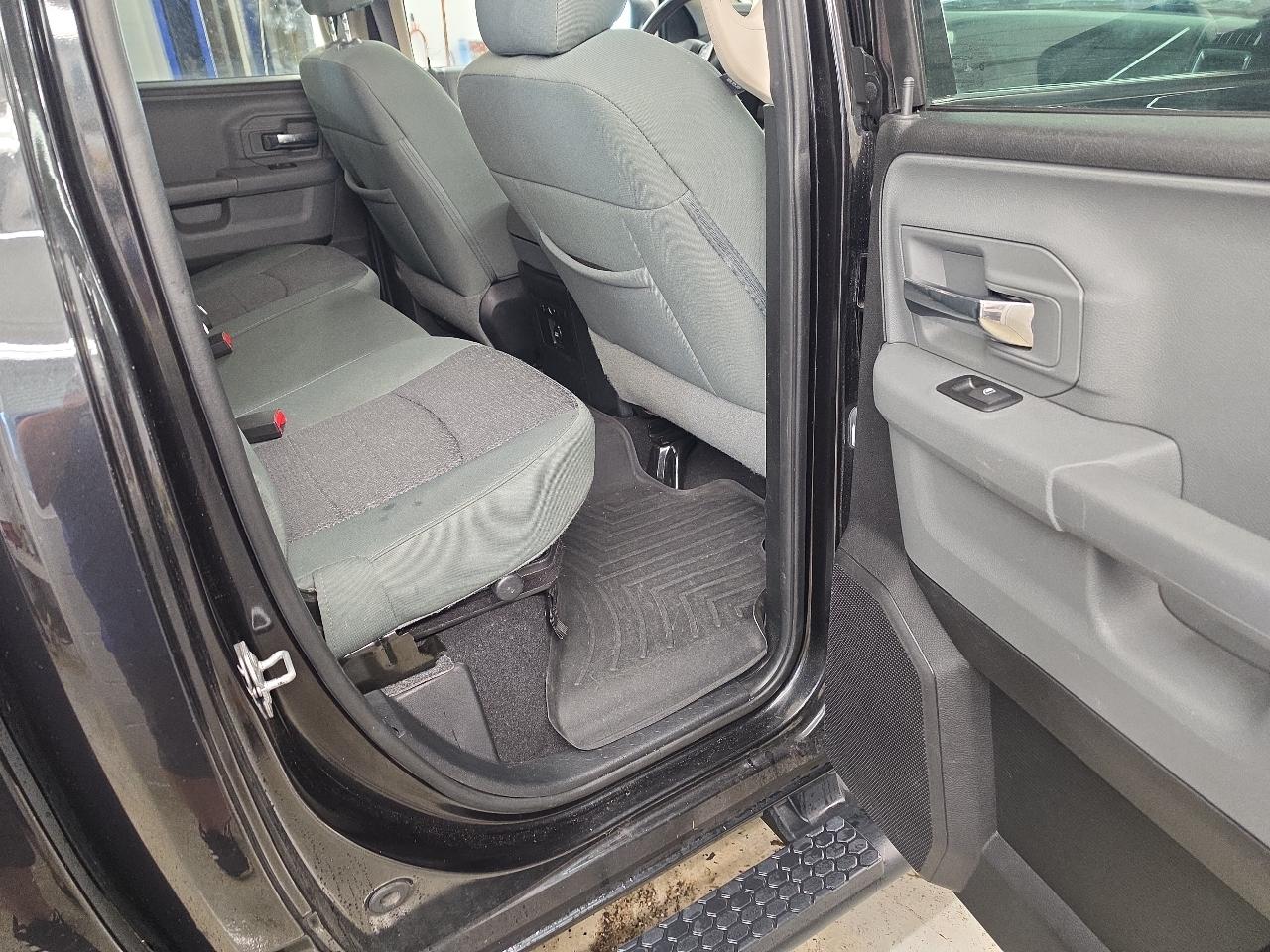 RAM 1500 SLT 2015