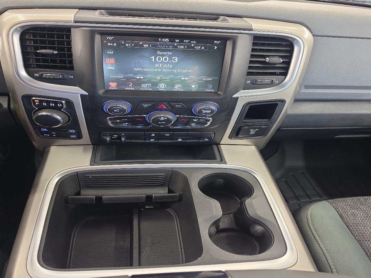 RAM 1500 SLT 2015