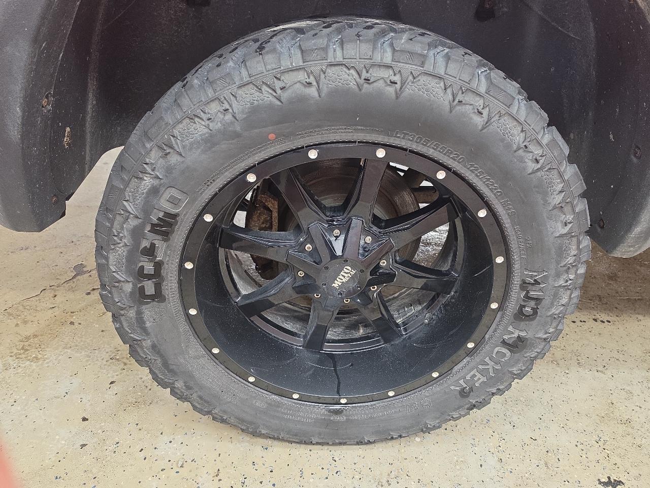 RAM 1500 4WD Crew Cab 140.5" Sport 2016
