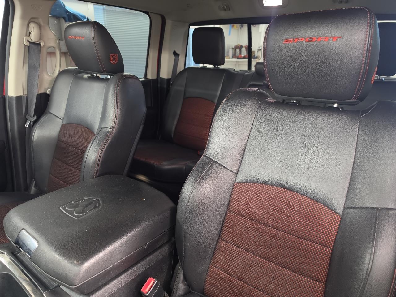 RAM 1500 4WD Crew Cab 140.5" Sport 2016