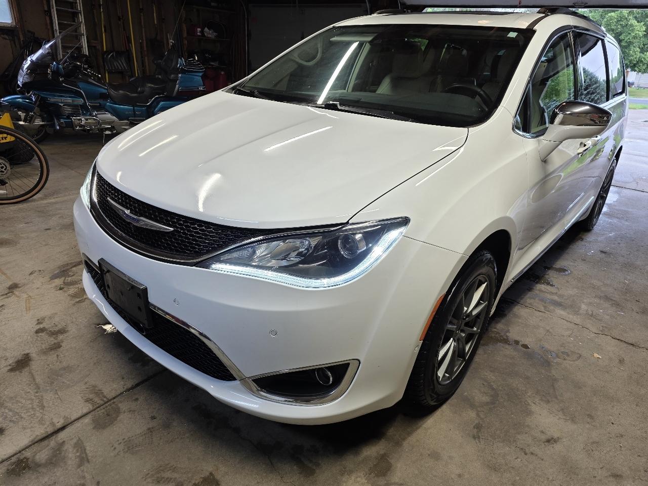 Chrysler Pacifica Limited 2018