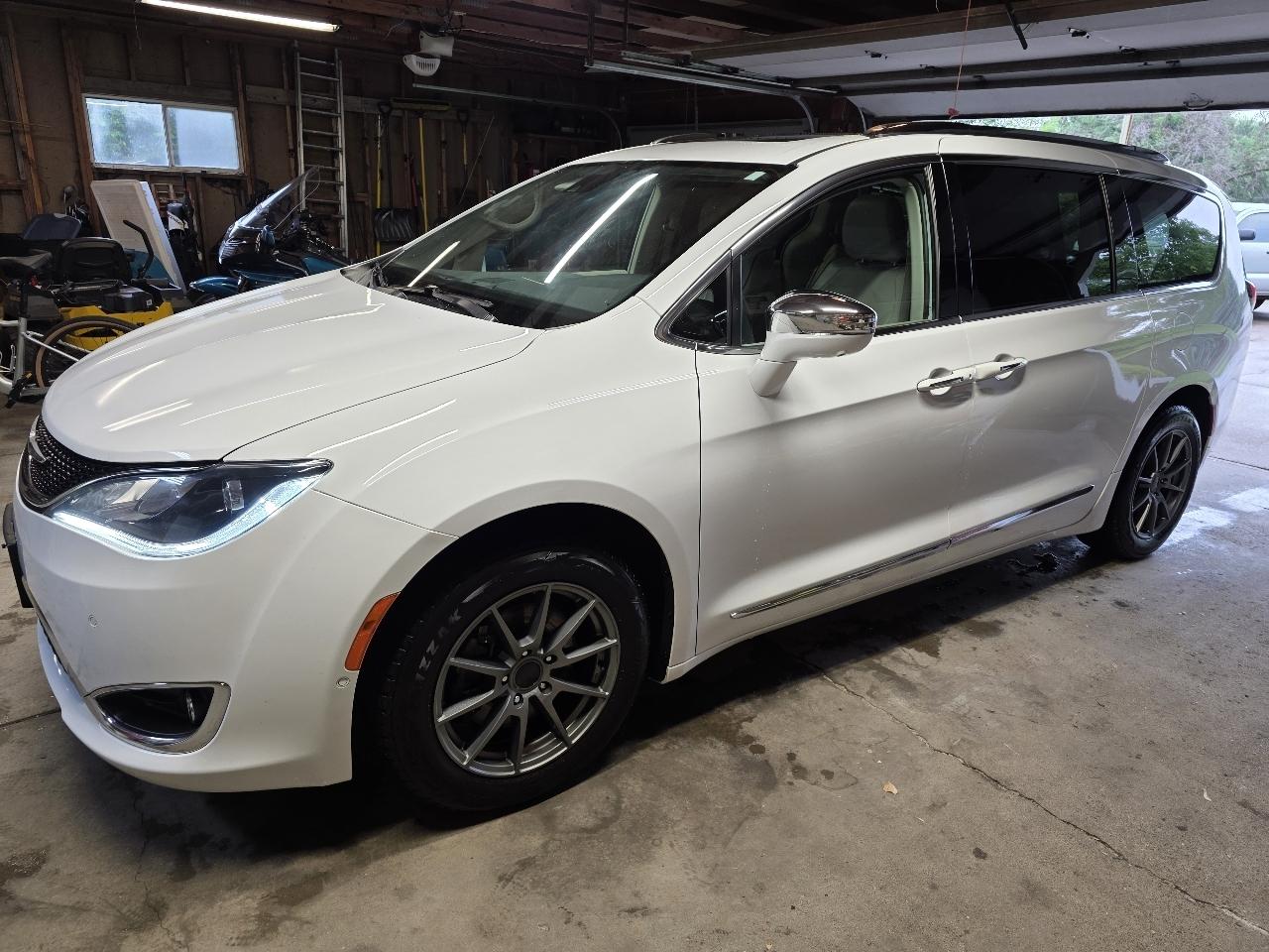 Chrysler Pacifica Limited 2018