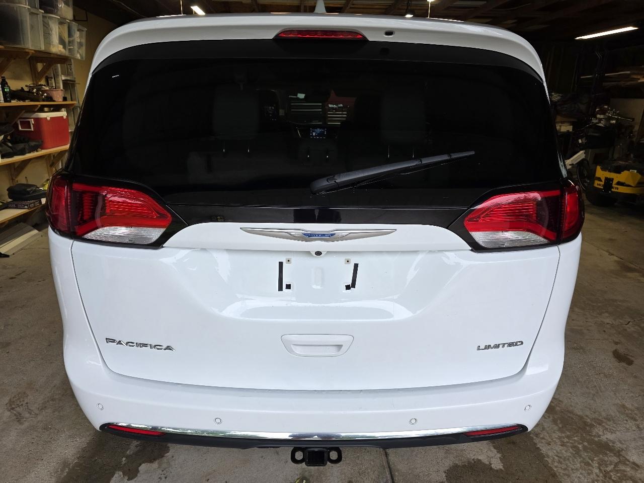Chrysler Pacifica Limited 2018