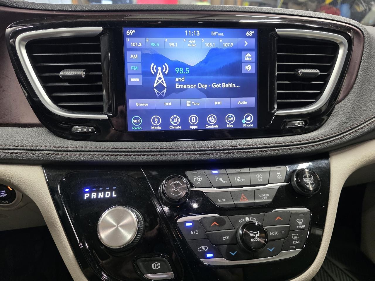 Chrysler Pacifica Limited 2018