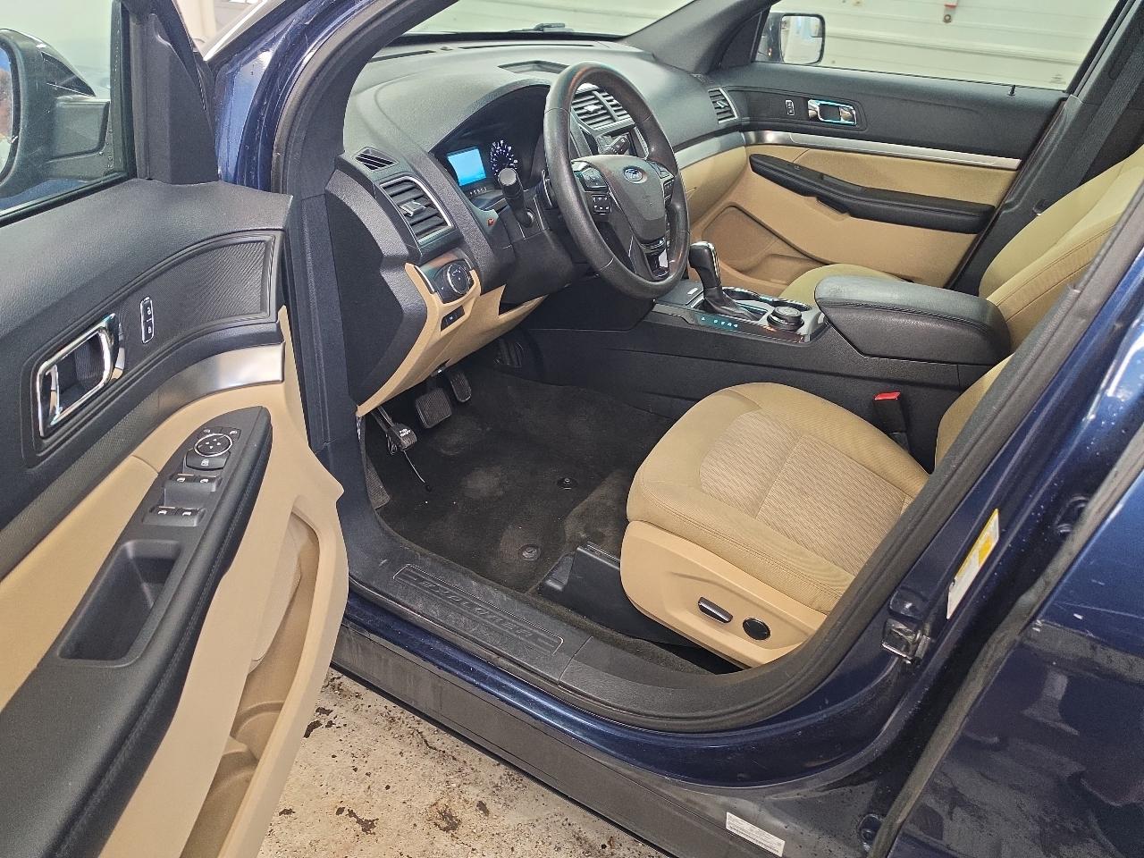 Ford Explorer 4dr XLT 4WD 2016