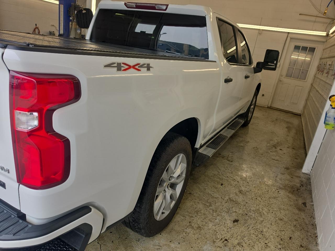 Chevrolet Silverado 1500 4WD Crew Cab 143.5" Custom 2021