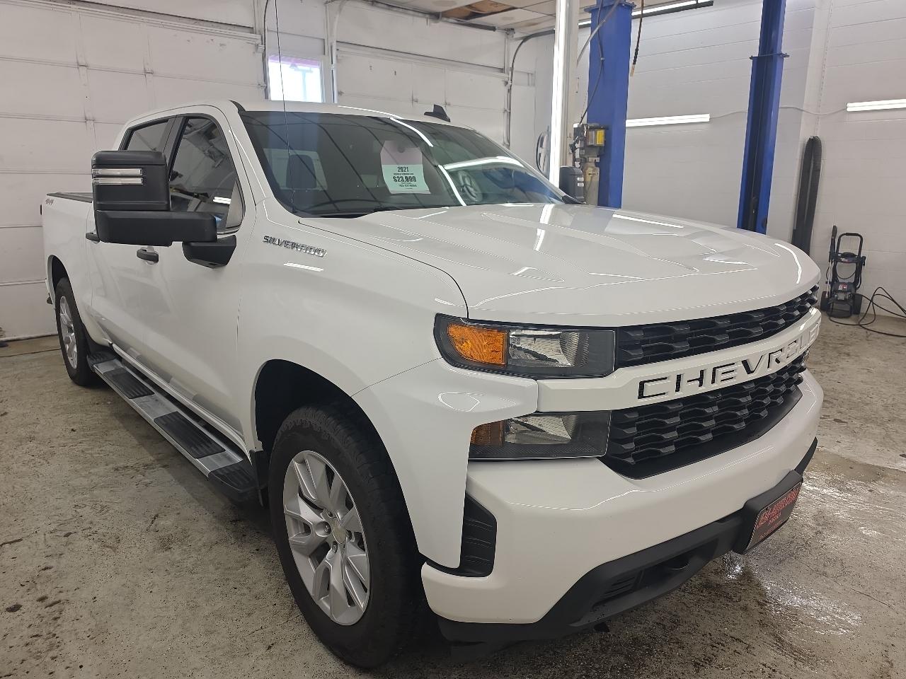 Chevrolet Silverado 1500 4WD Crew Cab 143.5" Custom 2021