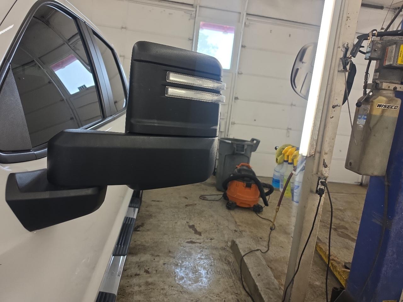 Chevrolet Silverado 1500 4WD Crew Cab 143.5" Custom 2021