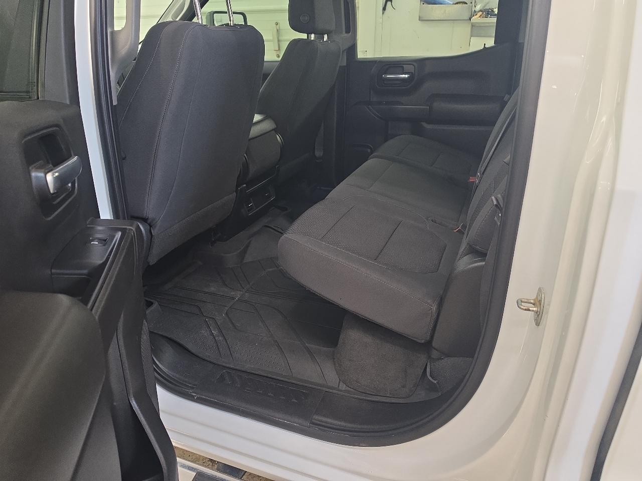 Chevrolet Silverado 1500 4WD Crew Cab 143.5" Custom 2021