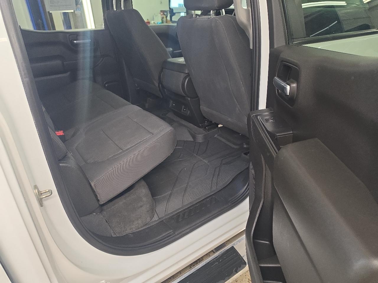Chevrolet Silverado 1500 4WD Crew Cab 143.5" Custom 2021