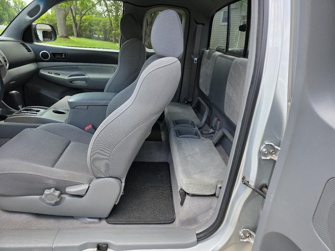 Toyota Tacoma Access Cab V6 Manual 4WD 2005