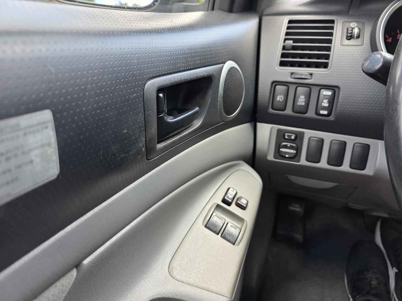 Toyota Tacoma Access Cab V6 Manual 4WD 2005