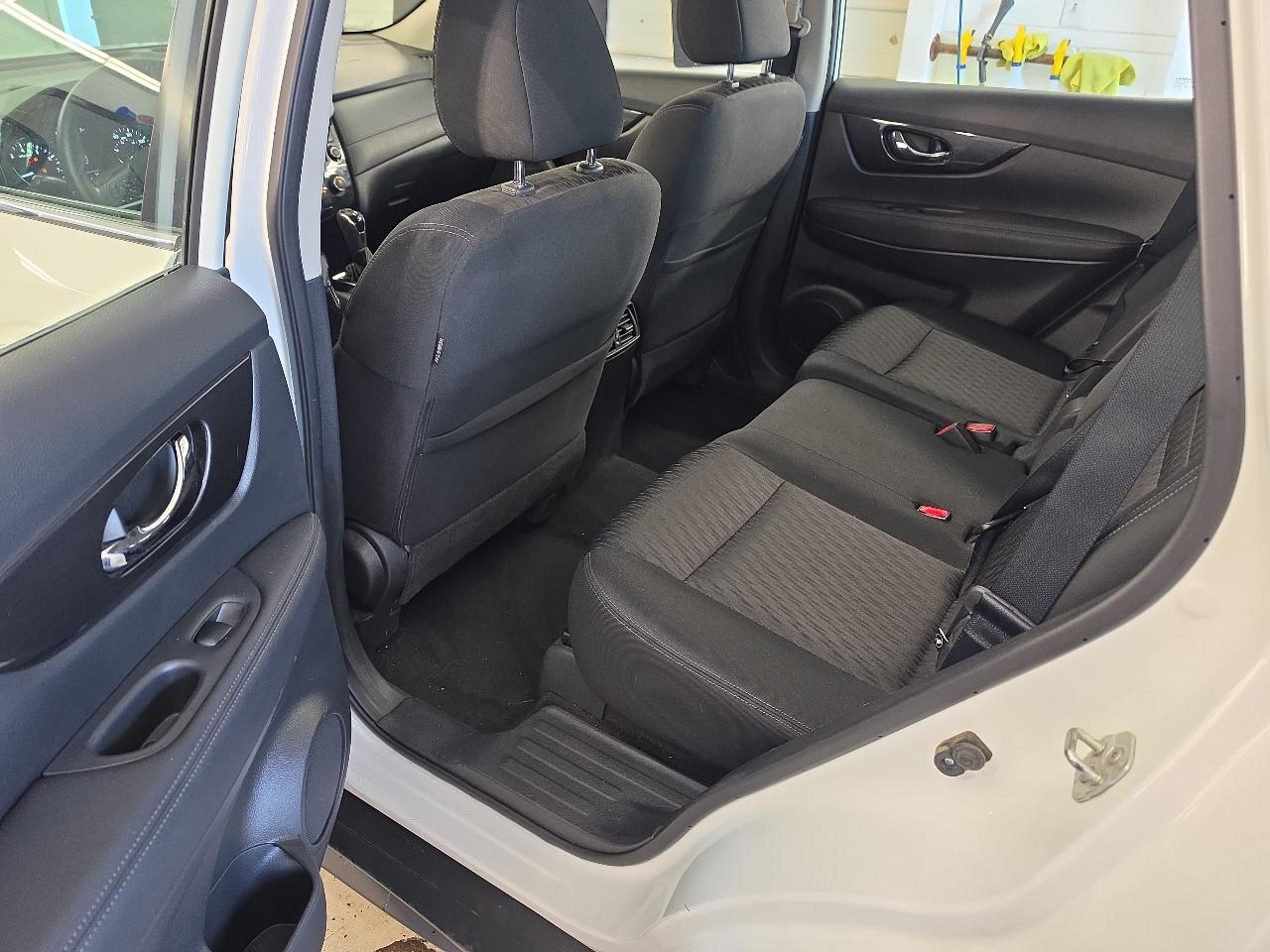 Nissan Rogue S 4D SUV AWD 2018