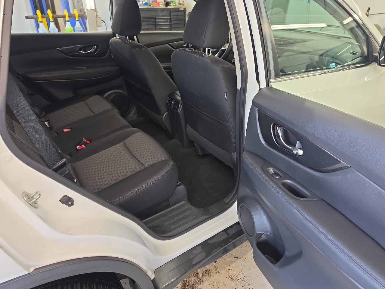 Nissan Rogue S 4D SUV AWD 2018