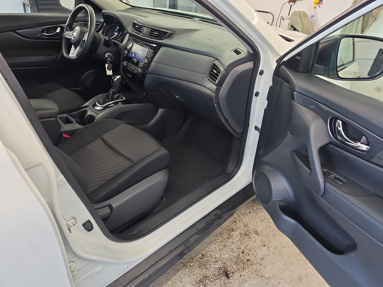 Nissan Rogue S 4D SUV AWD 2018