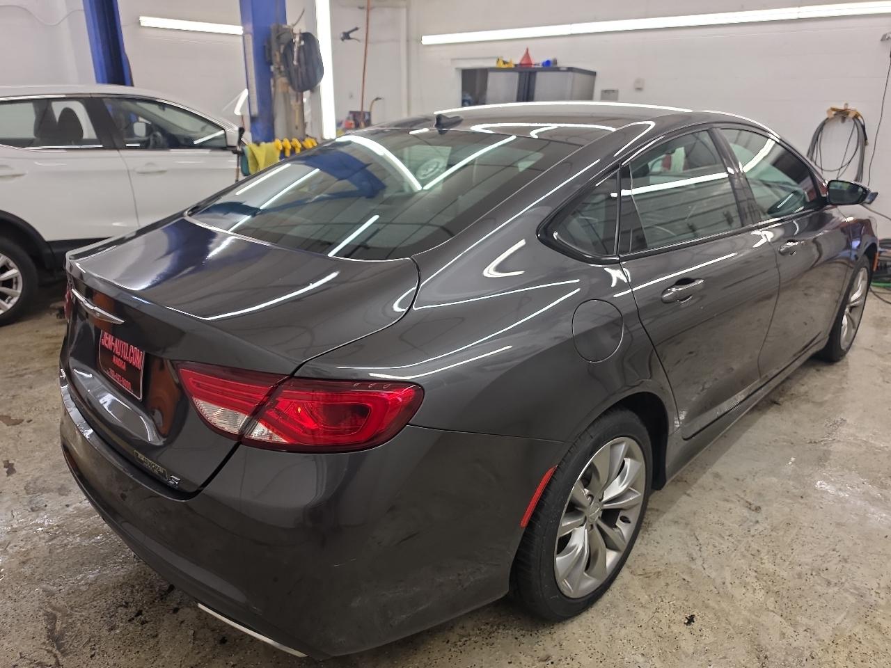 Chrysler 200 S AWD 2015