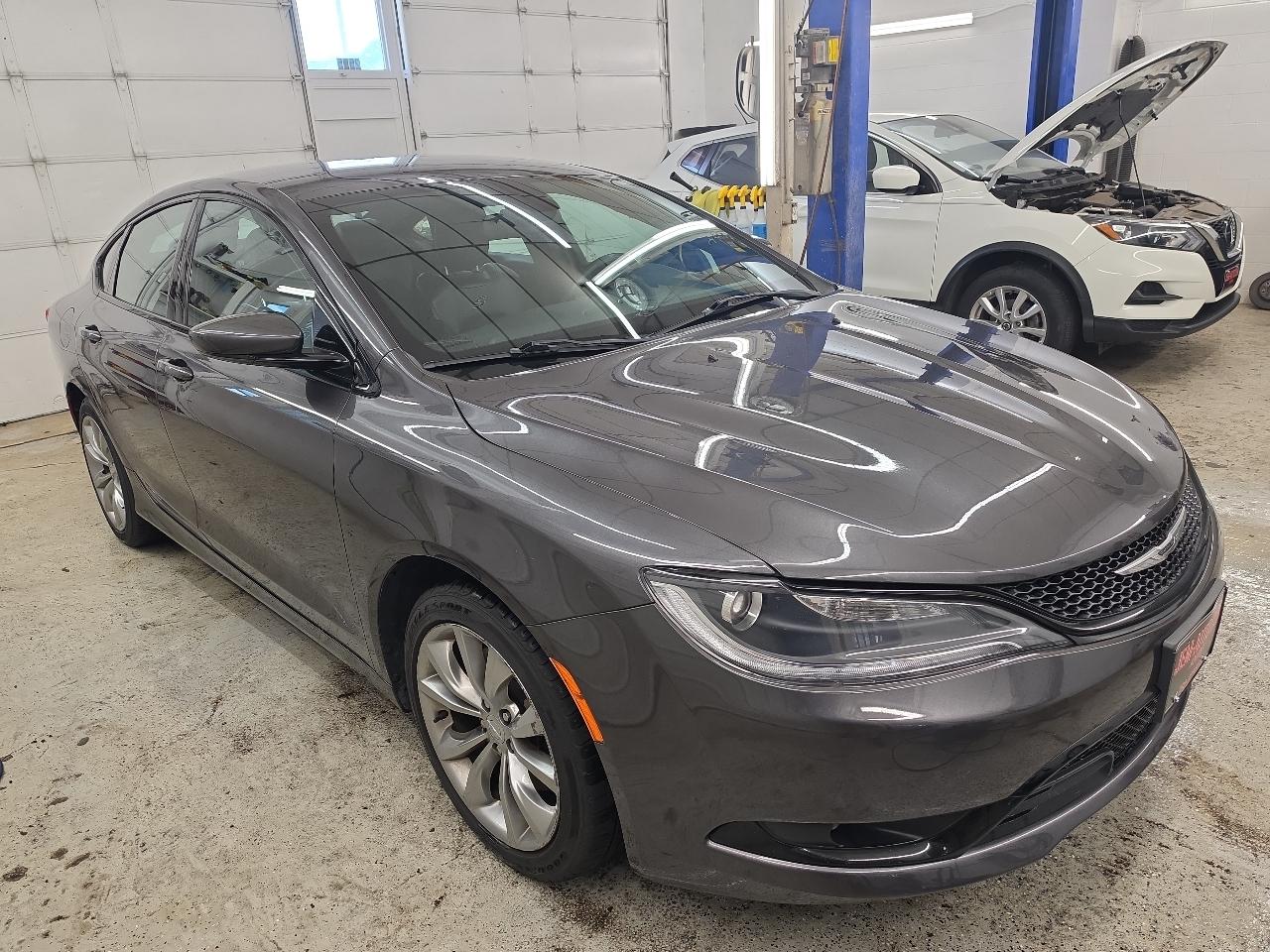 Chrysler 200 S AWD 2015