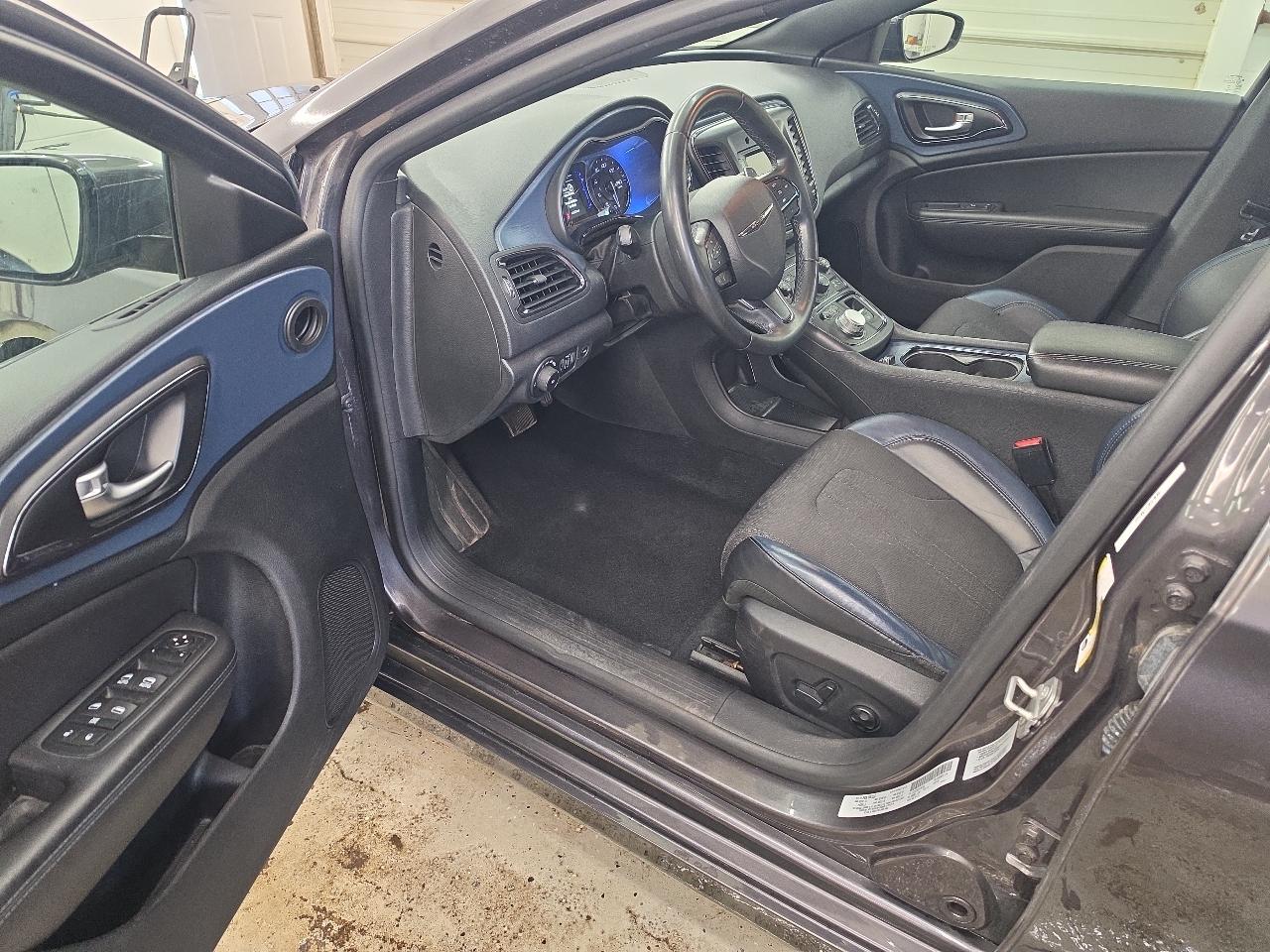 Chrysler 200 S AWD 2015