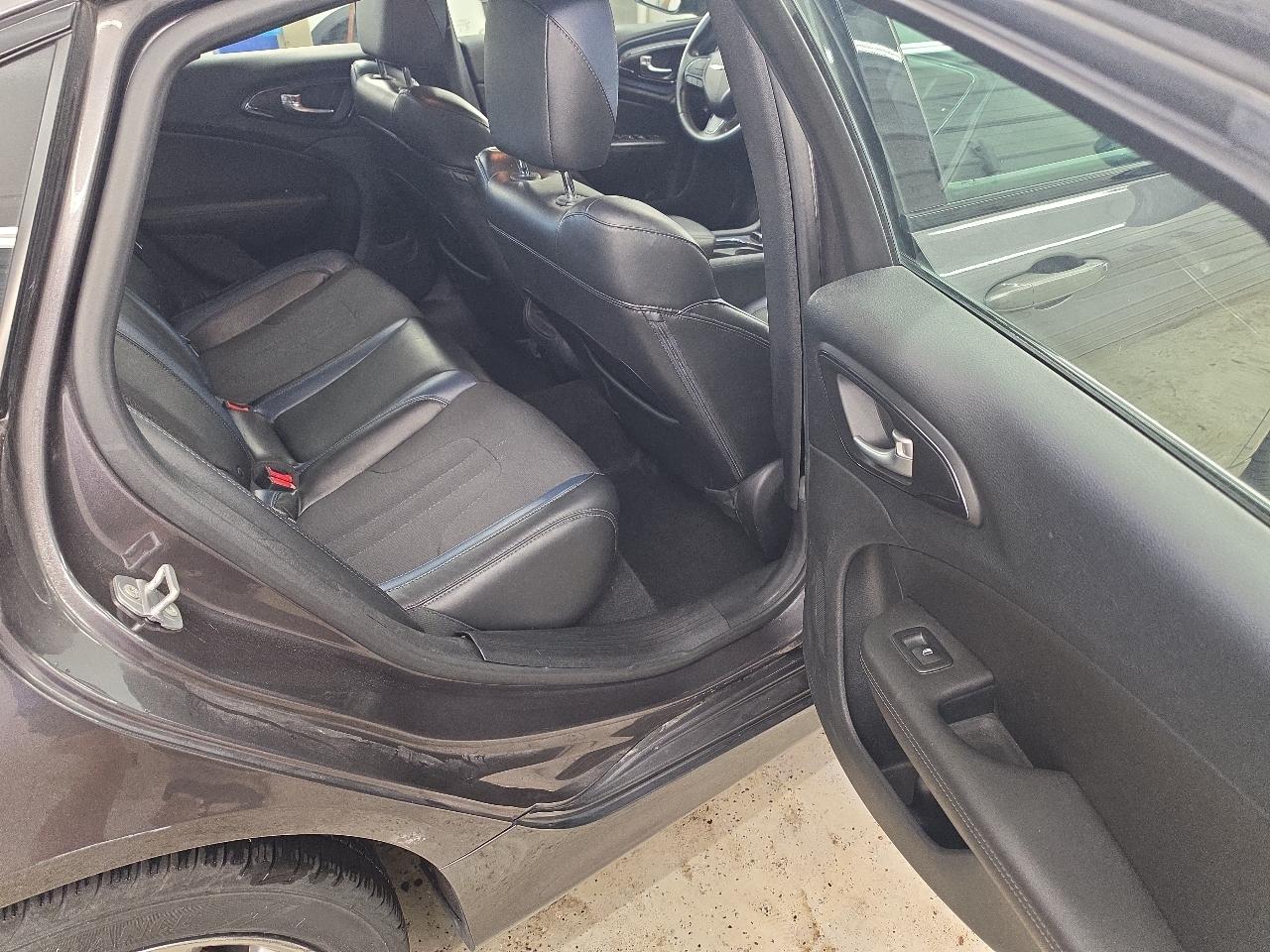 Chrysler 200 S AWD 2015