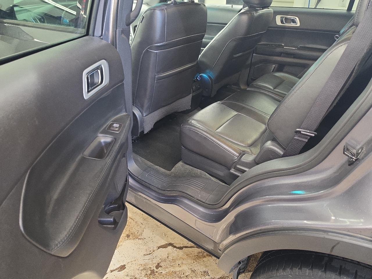 Ford Explorer Limited 4D SUV AWD 2014
