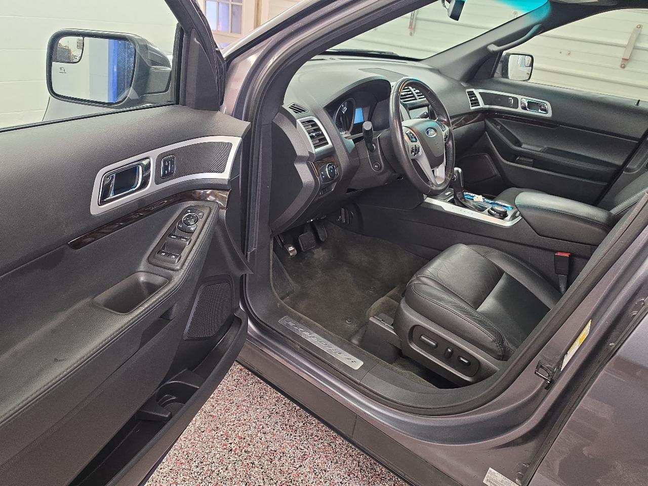 Ford Explorer Limited 4D SUV AWD 2014