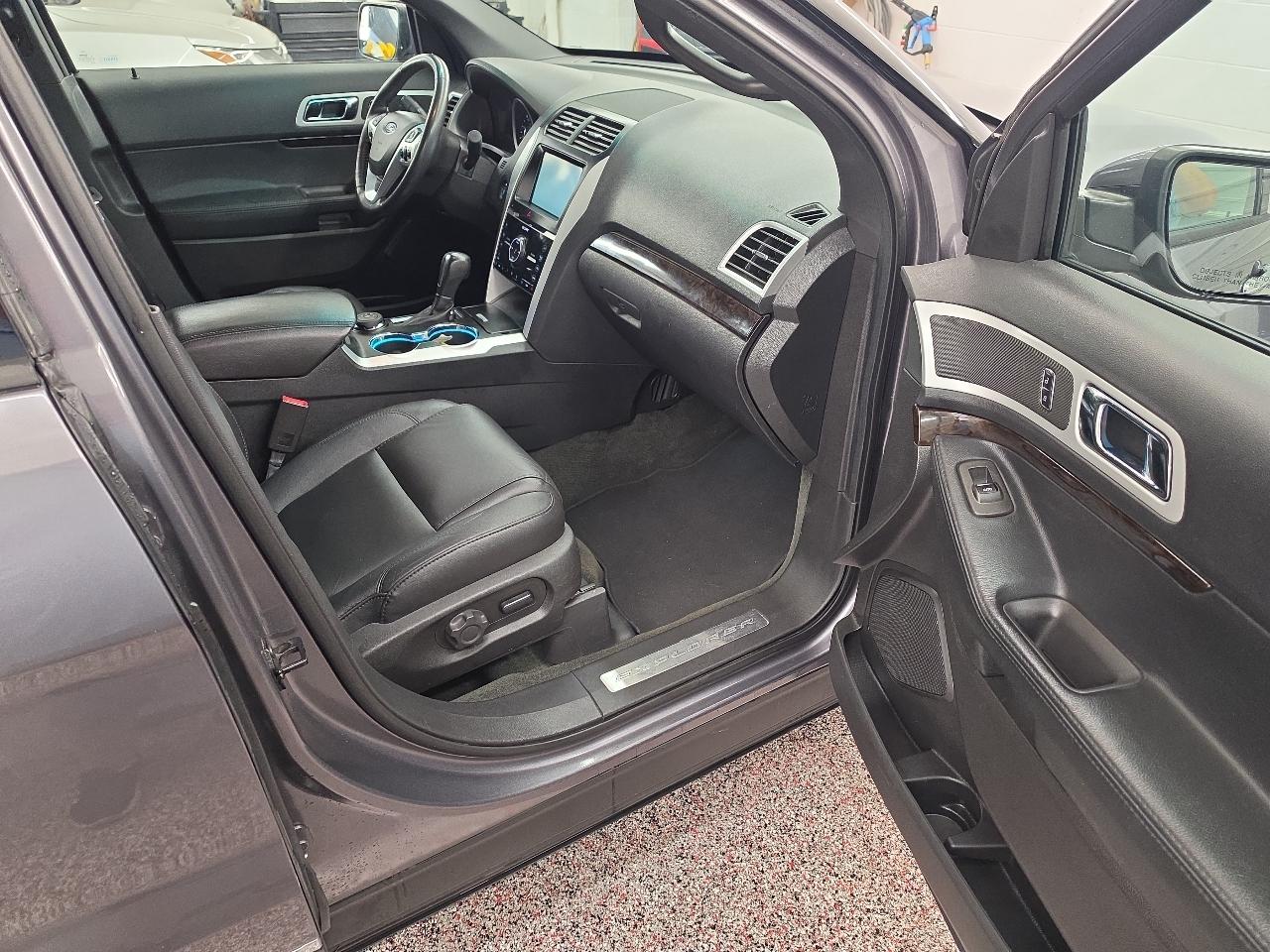 Ford Explorer Limited 4D SUV AWD 2014