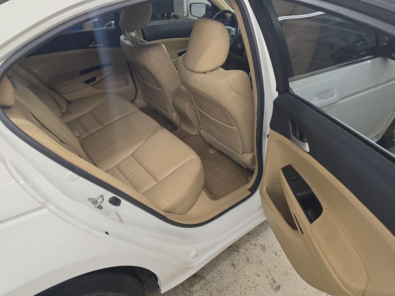 Honda Accord SE Sedan AT 2012