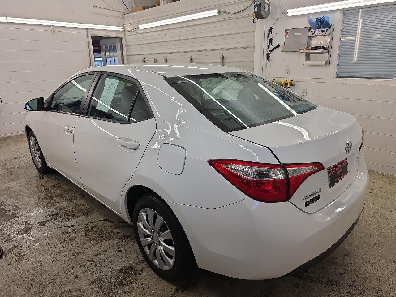 Toyota Corolla LE 2015