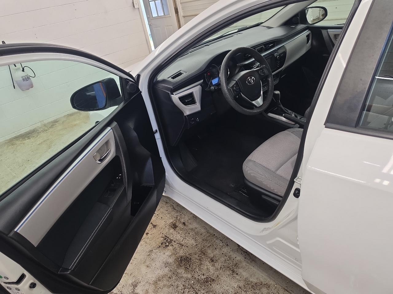 Toyota Corolla LE 2015