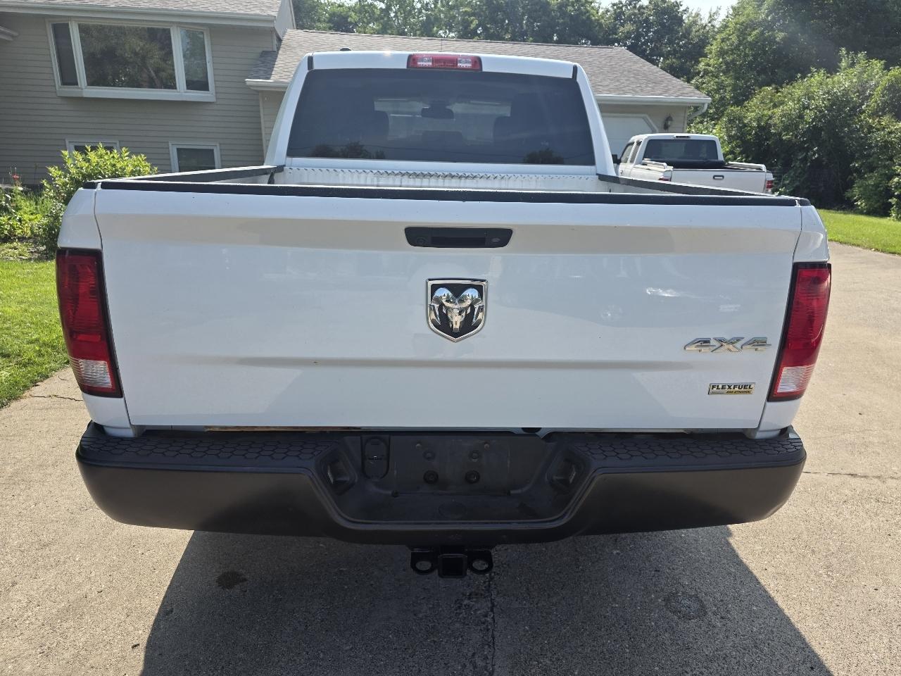 RAM 1500 4WD Crew Cab 140.5" Tradesman 2016