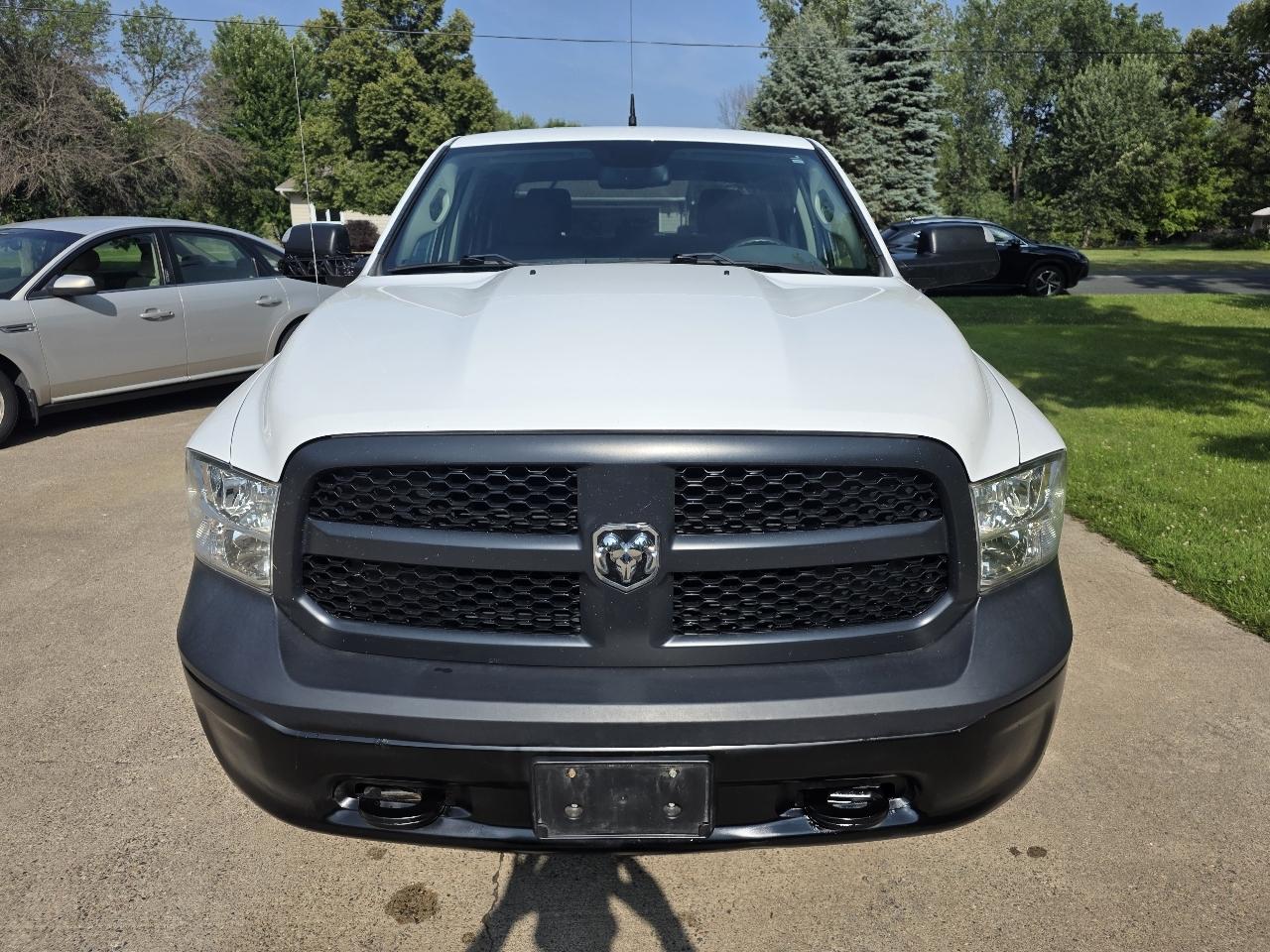 RAM 1500 4WD Crew Cab 140.5" Tradesman 2016